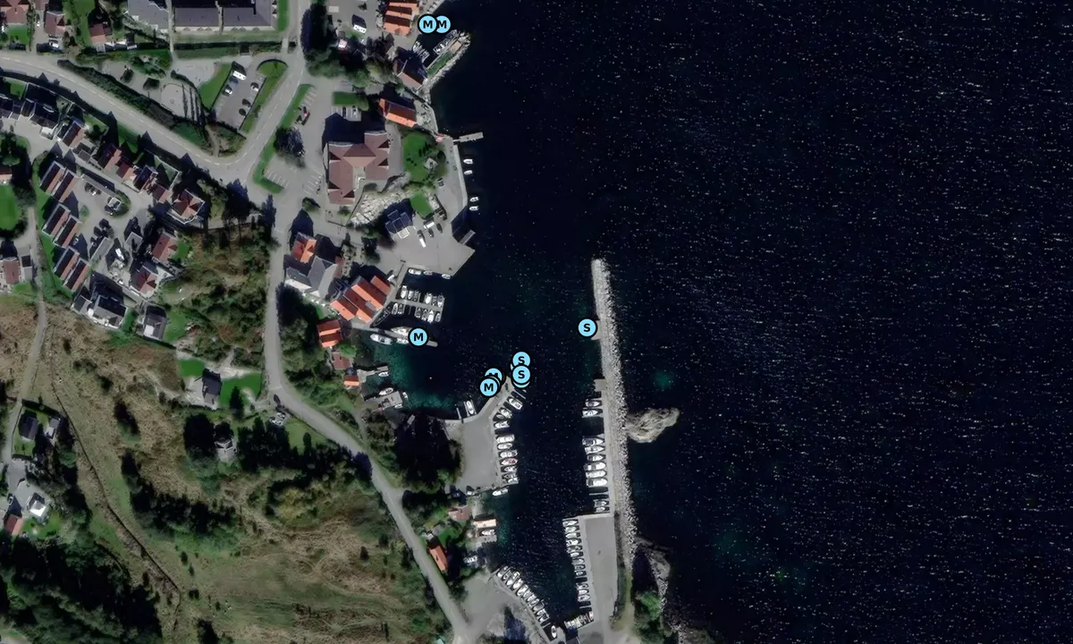 Satelite image of Østhusvik
