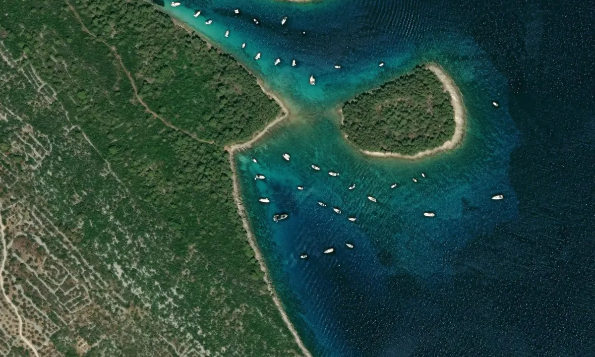 Flyfoto av Otočić Školjić