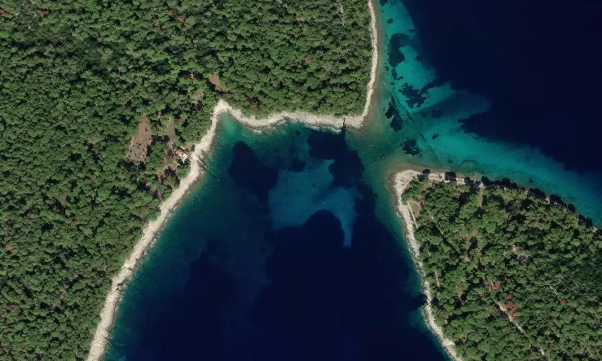 Flyfoto av Otok Koludarc 1