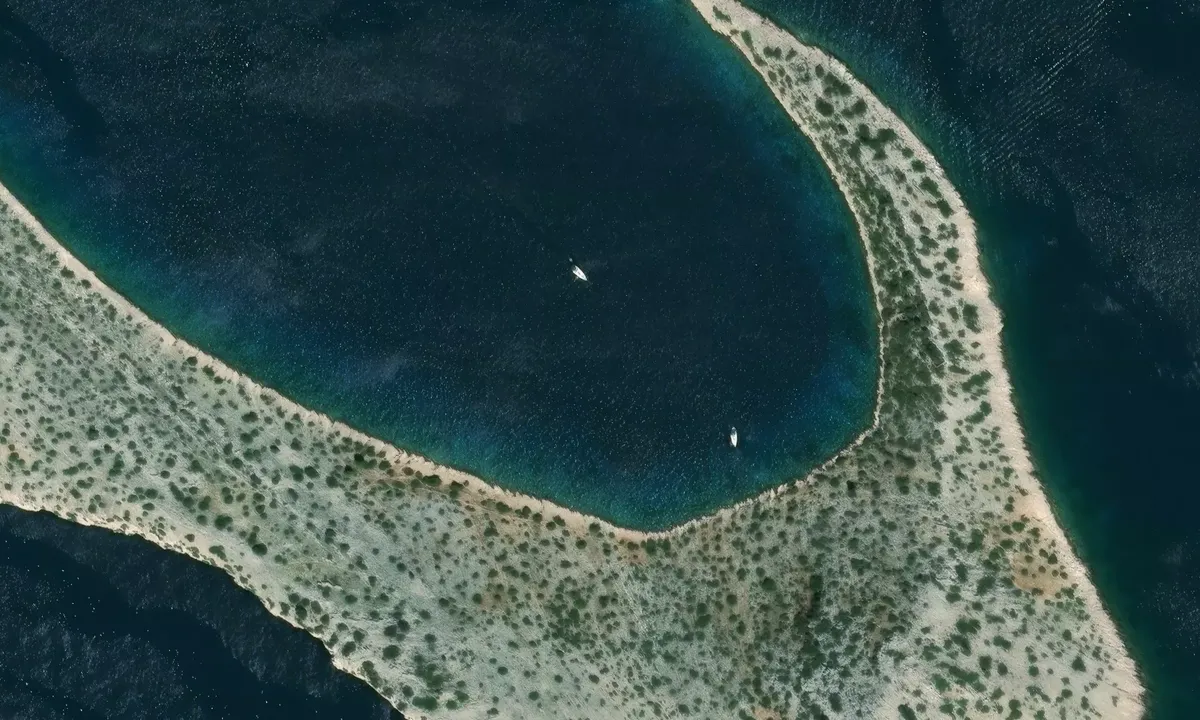 Satelite image of Otok Mana Est