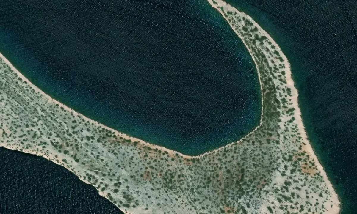 Satelite image of Otok Mana Est