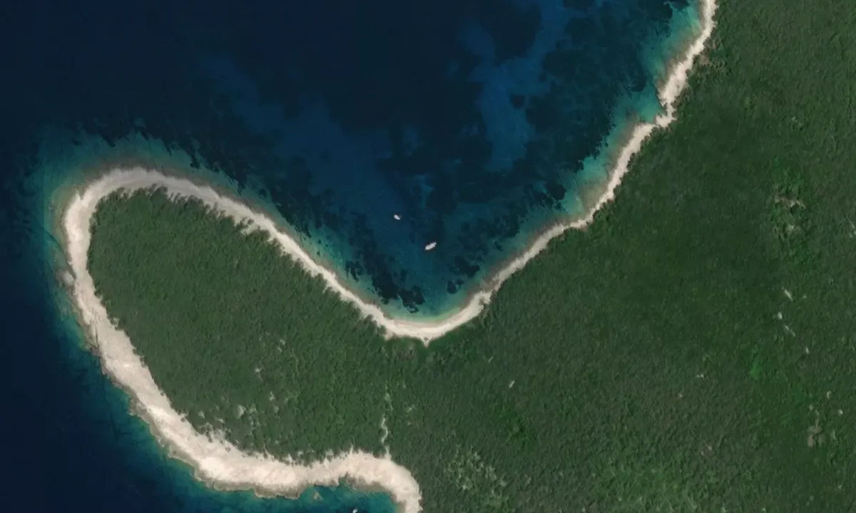 Flyfoto av Otok Tramerka