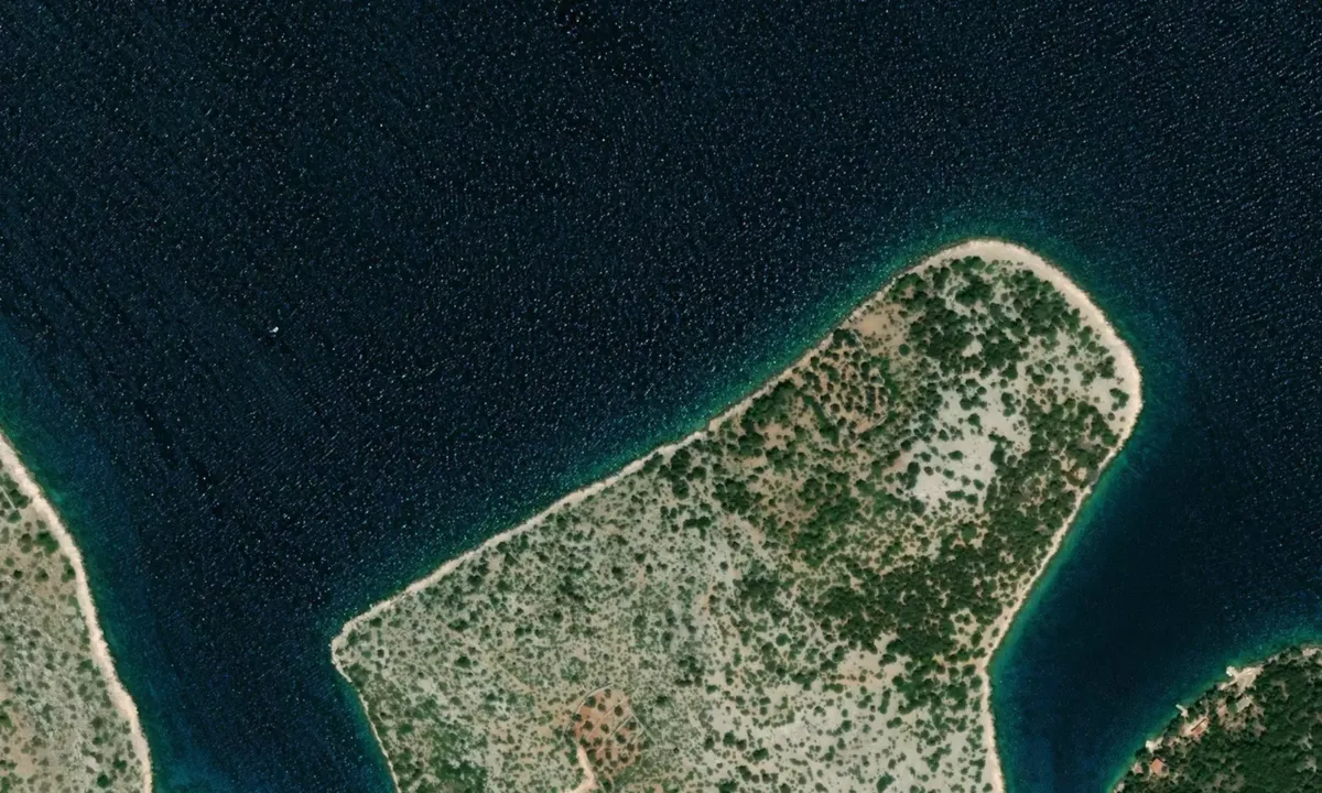 Flyfoto av Otok Zut 1