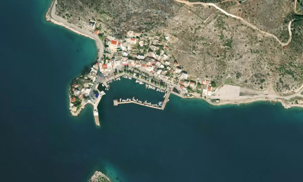 Flyfoto av Παχη