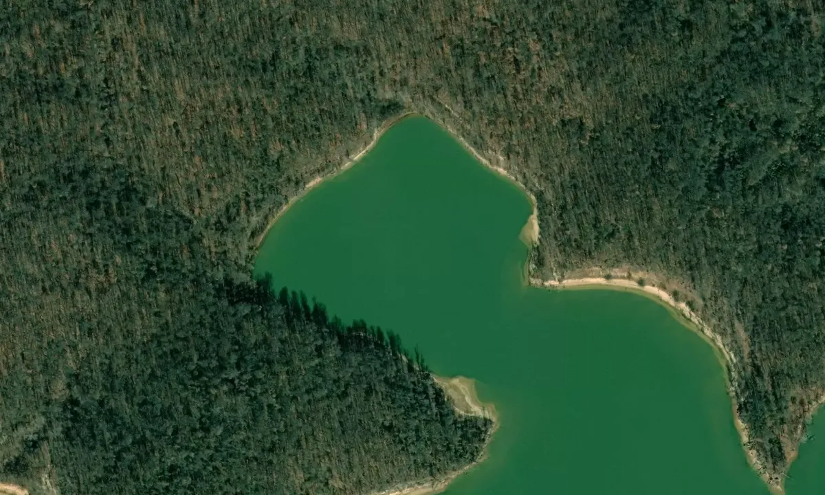 Satelite image of Paradise Cove - Stigler