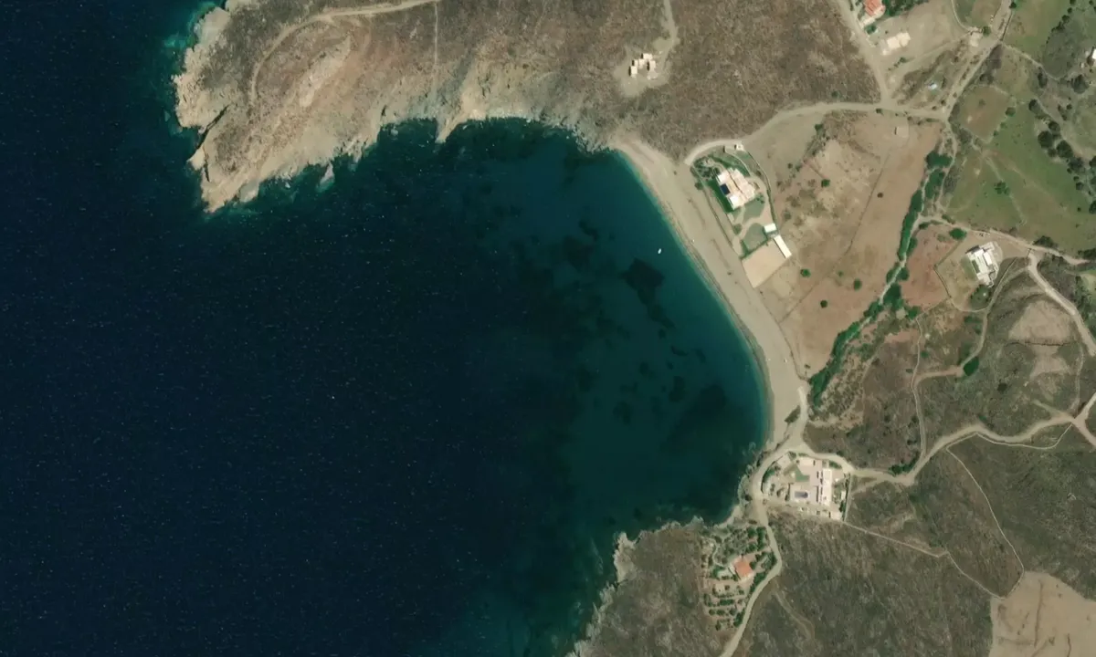 Flyfoto av Paralia Pisolimnionas