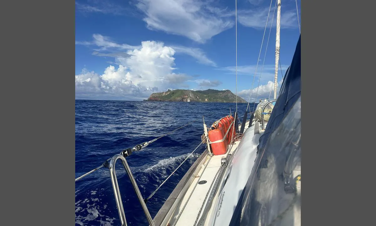 {"base": "no", "no": "Viser \u00d8yen Pitcain", "se": "Visar \u00d6n Pitcain", "en": "Showing Pitcairn Island", "da": "Viser \u00d8en Pitcain", "fr": "Montre l'\u00eele Pitcairn", "de": "Zeigt die Insel Pitcain", "es": "Mostrando la Isla Pitcain", "it": "Mostra l'isola Pitcairn", "pt": "Mostrando a Ilha Pitcairn", "nl": "Toont het eiland Pitcairn", "pl": "Pokazuje Wysp\u0119 Pitcairn", "uk": "\u041f\u043e\u043a\u0430\u0437\u0443\u0454 \u041e\u0441\u0442\u0440\u0456\u0432 \u041f\u0456\u0442\u043a\u0430\u043f\u0438\u043d", "ro": "Arat\u0103 insula Pitcain", "tr": "Pitcairn Adas\u0131n\u0131 G\u00f6steriyor", "el": "\u0394\u03b5\u03af\u03c7\u03bd\u03b5\u03b9 \u03c4\u03bf \u03bd\u03b7\u03c3\u03af \u03a0\u03af\u03c4\u03ba\u03b5\u03c1\u03bd", "cs": "Zobrazit ostrov Pitcairn", "hu": "Mutatja a Pitcain-szigetet", "fi": "N\u00e4ytt\u00e4\u00e4 Pitcainin saaren", "bg": "\u041f\u043e\u043a\u0430\u0437\u0432\u0430 \u043e\u0441\u0442\u0440\u043e\u0432 \u041f\u0438\u0442\u043a\u0435\u0440\u043d", "sr": "Prikazuje ostrvo Pitcairn", "et": "N\u00e4itab Pitcaini saart", "lv": "R\u0101da Pitcainu salu", "lt": "Rodo Pitkerno sal\u0105"}