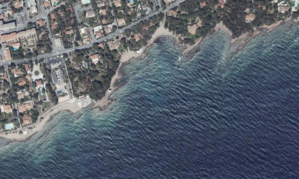 Satelite image of Plage de l'homme mort