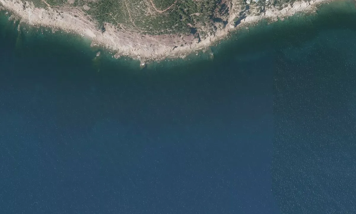 Flyfoto av Pointe du Bau Rouge