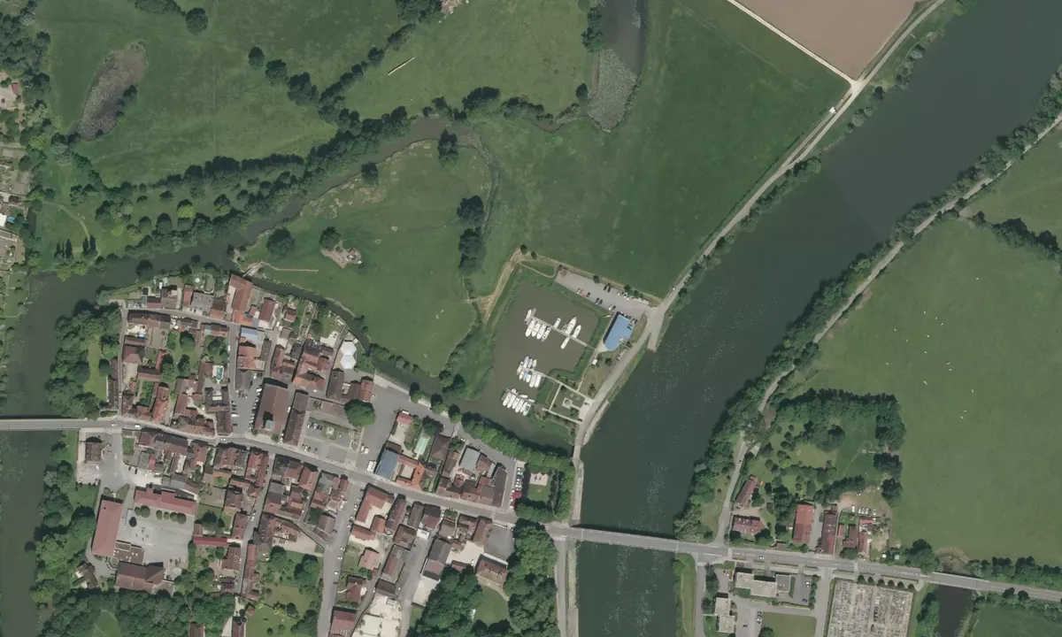 Flyfoto av Pontailler Sur Saône