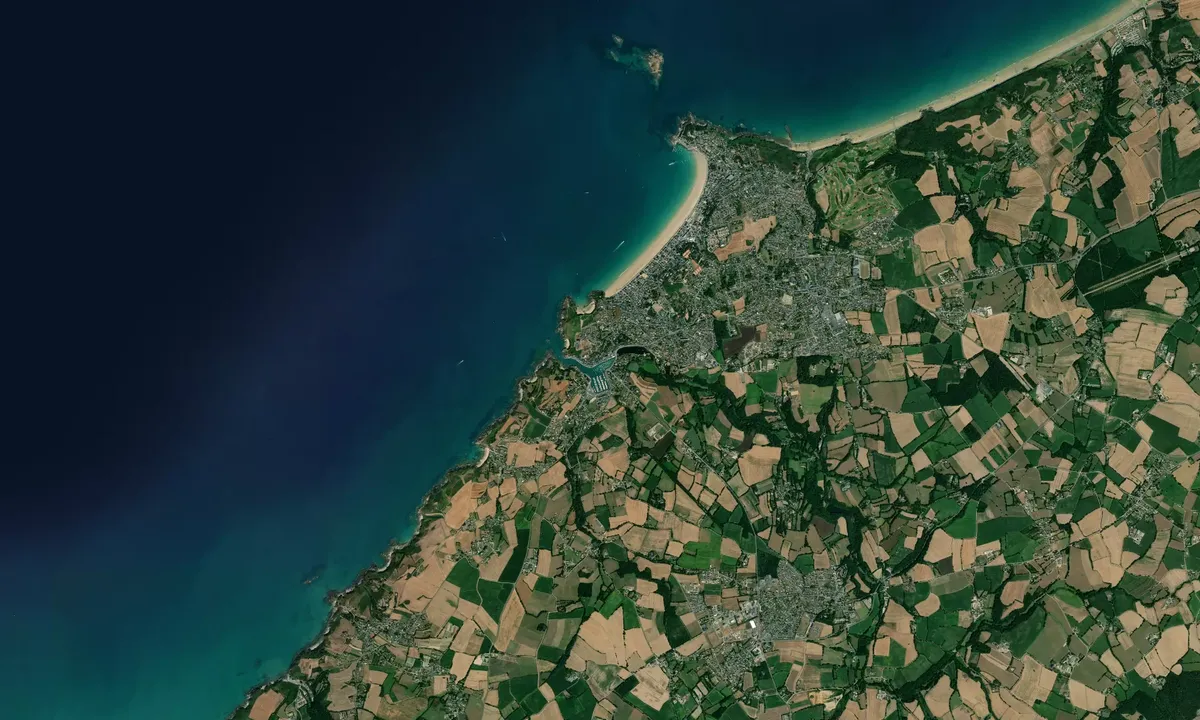 Flyfoto av Port de Dahouët 1