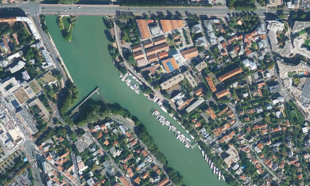 Satelite image of Port de Joinville le Pont