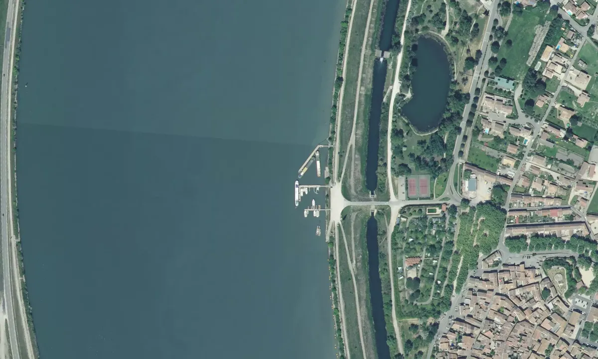 Flyfoto av Port de Vallabregues