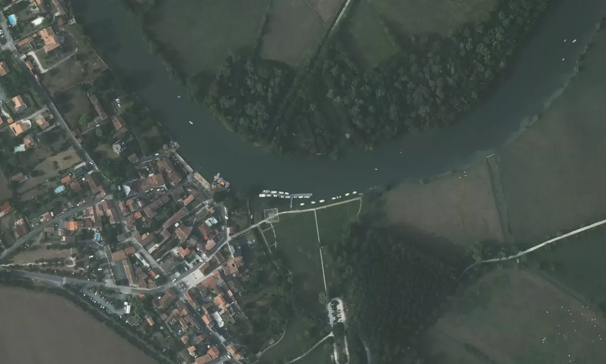 Satelite image of Port d'Envaux