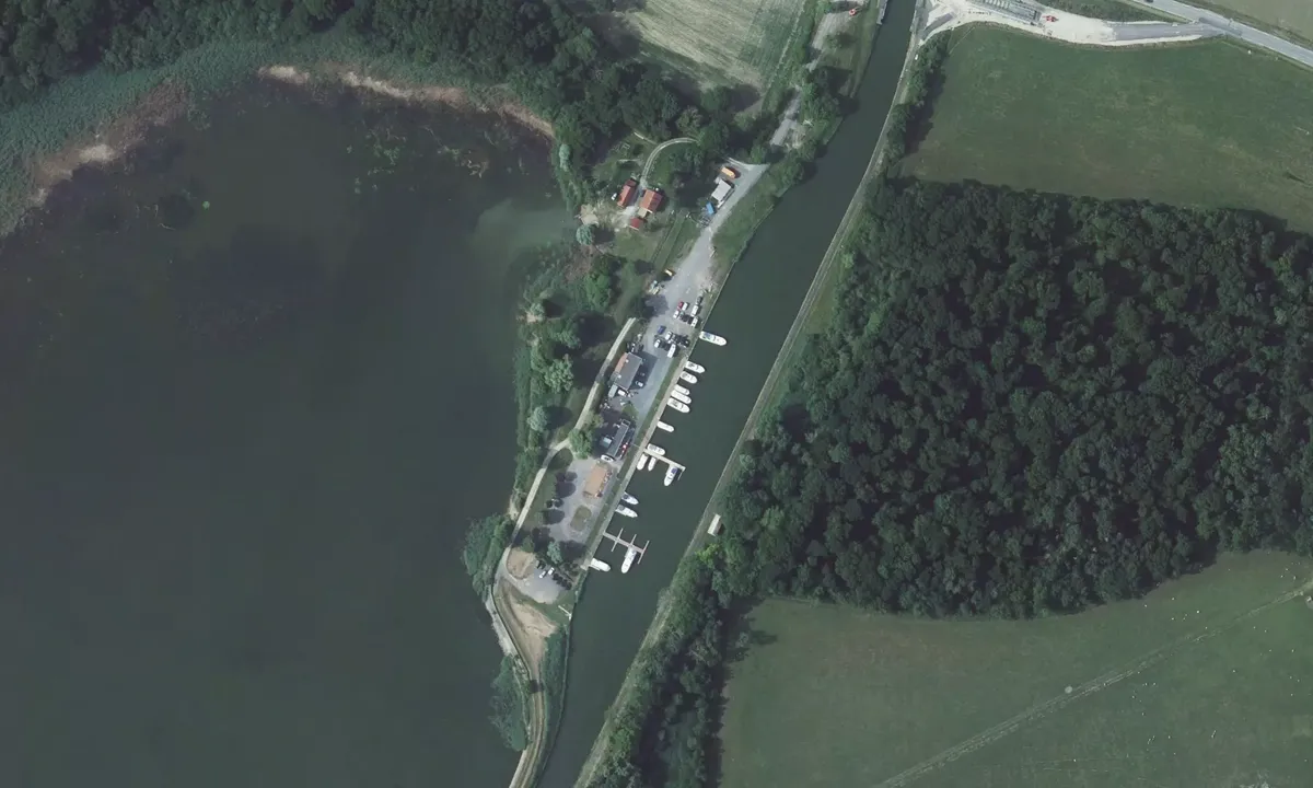 Satelite image of Port of Houillon