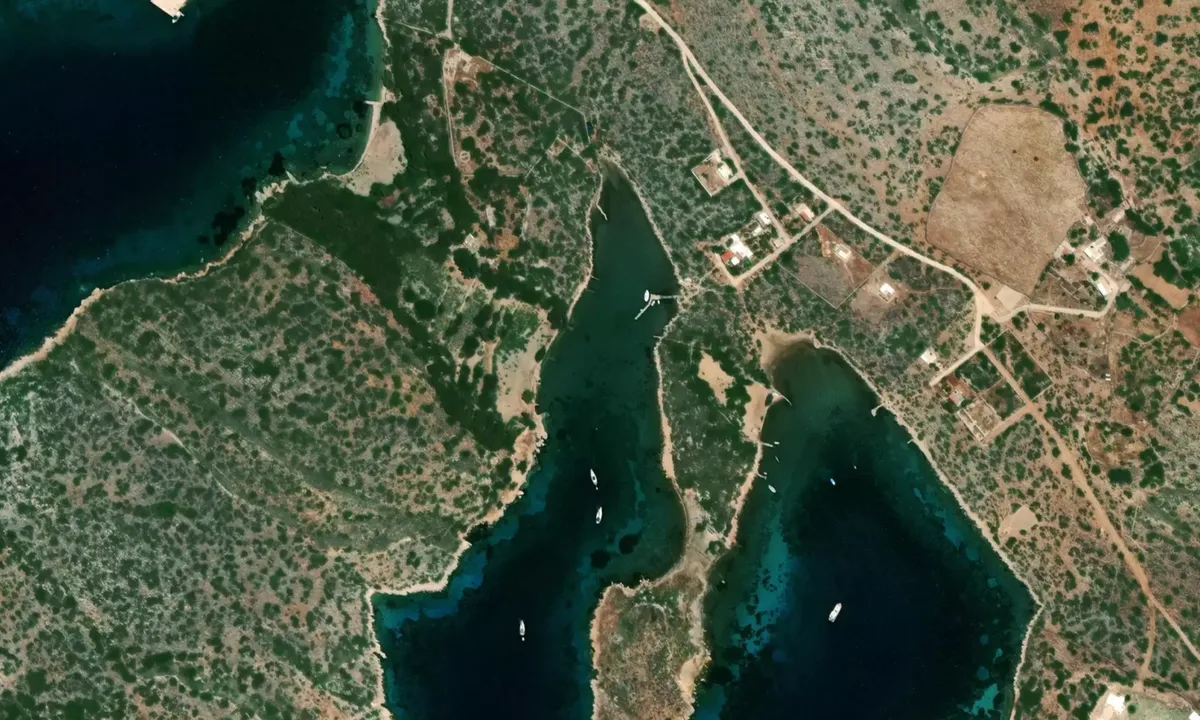 Flyfoto av Port Stretto, north bay