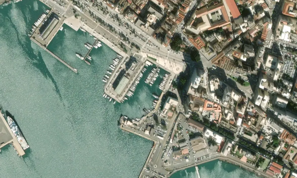 Flyfoto av Portus Karalis