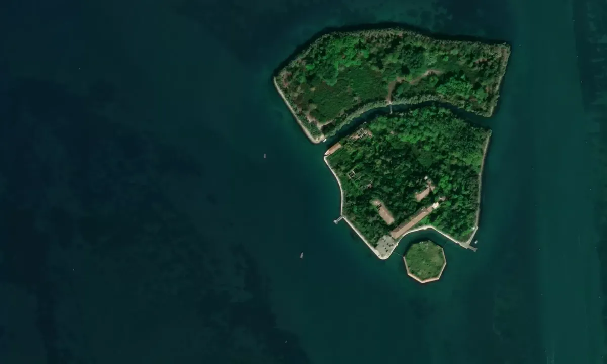 Flyfoto av Poveglia
