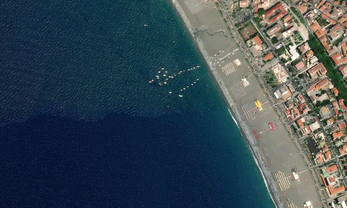 Flyfoto av praia a mare