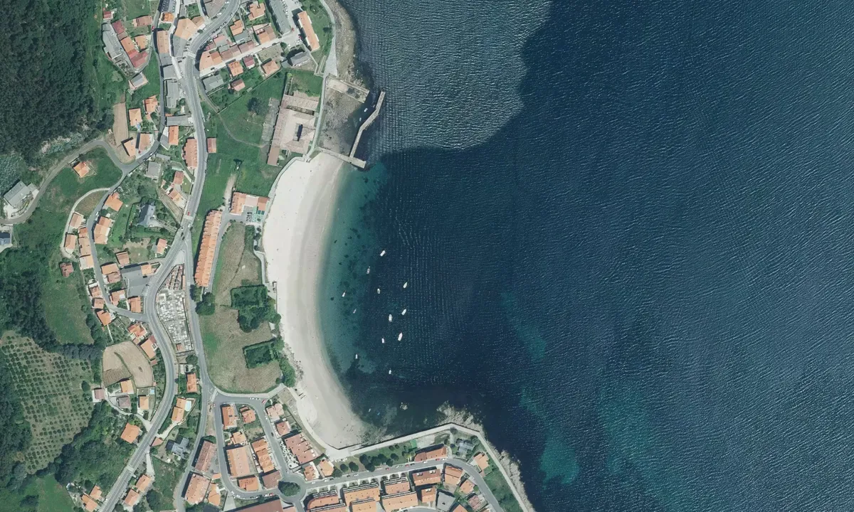 Flyfoto av Praia de Quenxe