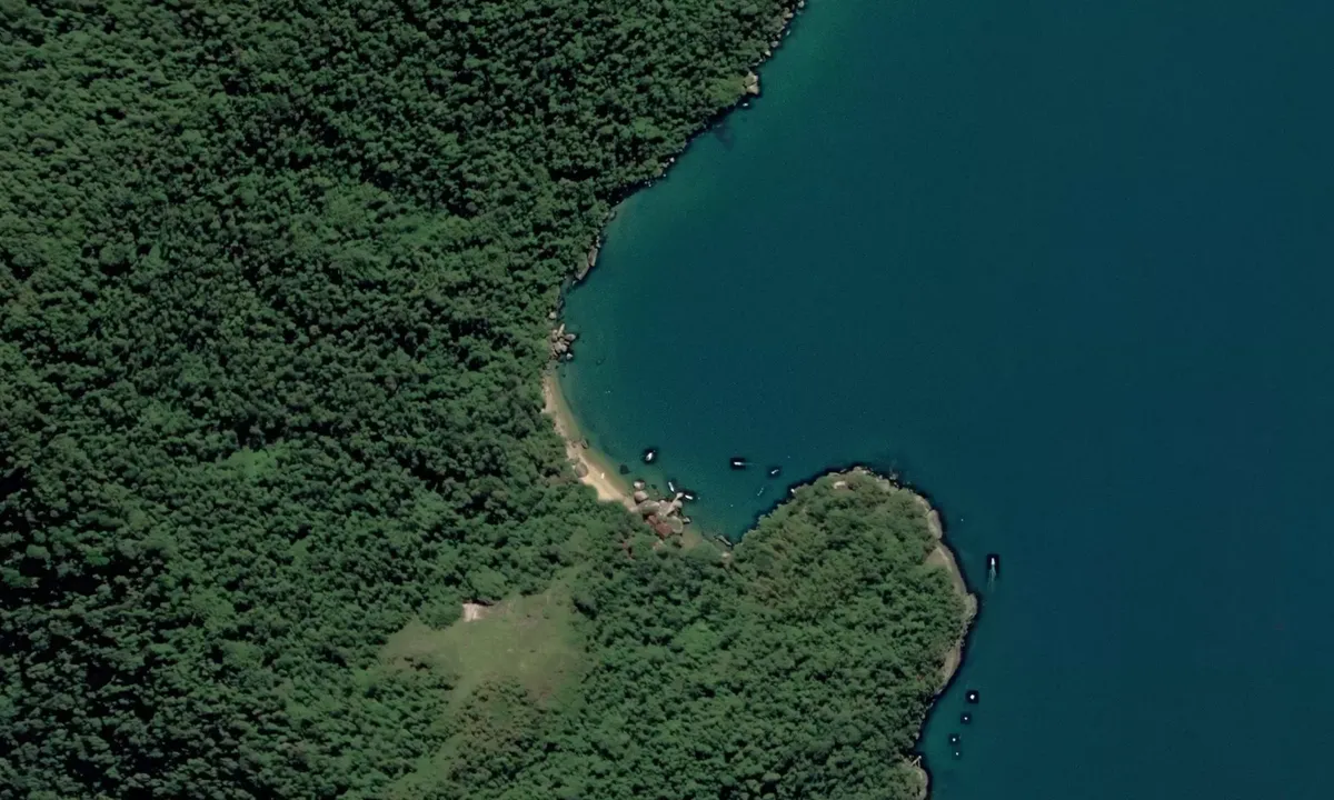 Flyfoto av Praia Saco da Velha