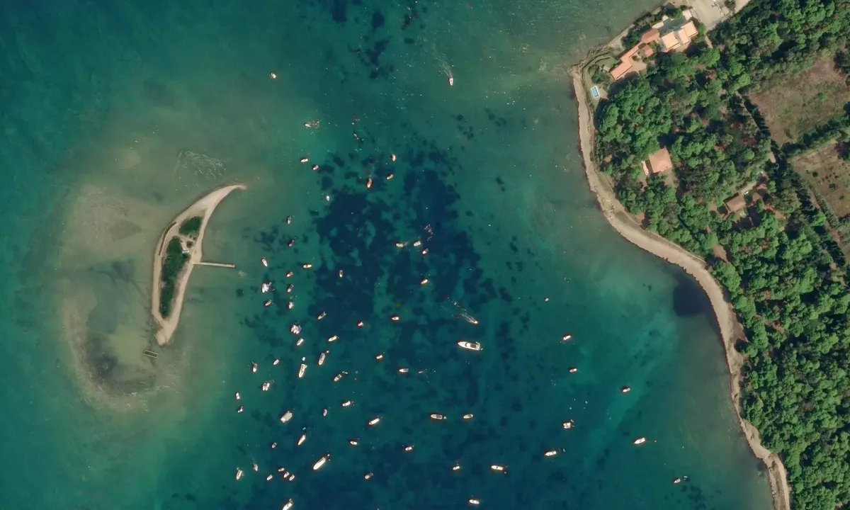 Satelite image of Punta Licosa 1