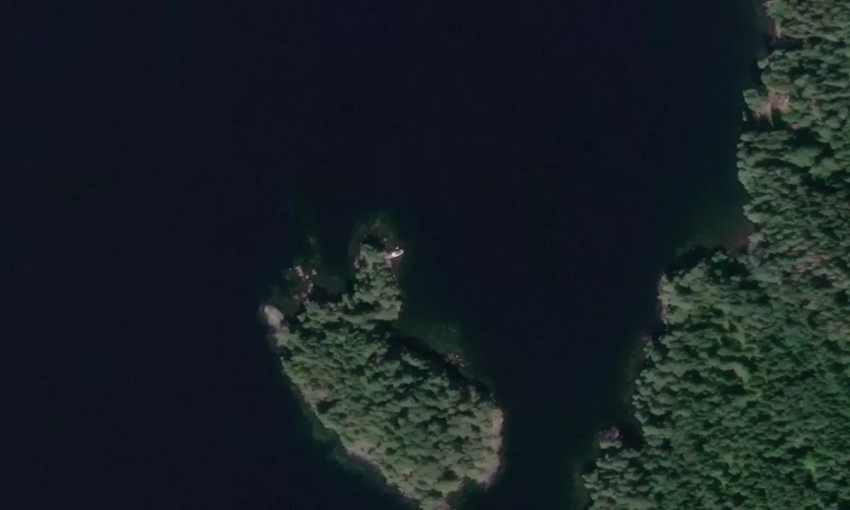 Satelite image of Refsalvika