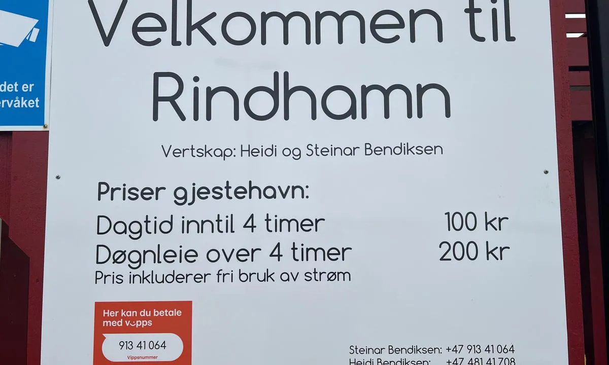 Rognaldsvåg: {"base": "no", "no": "Kjempekoseligt vertskap.", "se": "J\u00e4ttetrevligt v\u00e4rdskap.", "en": "Wonderful, friendly hosts.", "da": "Superhyggeligt v\u00e6rtskab.", "fr": "Un accueil extr\u00eamement chaleureux.", "de": "Sehr freundliche Gastgeber.", "es": "Anfitriones muy acogedores.", "it": "Accoglienza molto calorosa.", "pt": "\u00d3tima hospitalidade.", "nl": "Enorm gezellig gastheerschap.", "pl": "Bardzo przyjemni gospodarze.", "uk": "\u0427\u0443\u0434\u043e\u0432\u0456 \u0433\u043e\u0441\u0442\u0438\u043d\u043d\u0456 \u0433\u043e\u0441\u043f\u043e\u0434\u0430\u0440\u0456.", "ro": "Gazde foarte primitoare.", "tr": "Harika misafirperverlik.", "el": "\u03a0\u03bf\u03bb\u03cd \u03c6\u03b9\u03bb\u03cc\u03be\u03b5\u03bd\u03bf\u03b9 \u03bf\u03b9\u03ba\u03bf\u03b4\u03b5\u03c3\u03c0\u03cc\u03c4\u03b5\u03c2.", "cs": "Velmi p\u0159\u00edjemn\u00ed hostitel\u00e9.", "hu": "Nagyon kedves vend\u00e9gl\u00e1t\u00e1s.", "fi": "Todella mukava is\u00e4nt\u00e4.", "bg": "\u041c\u043d\u043e\u0433\u043e \u043f\u0440\u0438\u044f\u0442\u043d\u043e \u043f\u043e\u0441\u0440\u0435\u0449\u0430\u043d\u0435.", "sr": "\u0412\u0440\u043b\u043e \u0459\u0443\u0431\u0430\u0437\u043d\u0438 \u0434\u043e\u043c\u0430\u045b\u0438\u043d\u0438.", "et": "V\u00e4ga meeldiv pererahvas.", "lv": "\u013boti pat\u012bkama saimnieko\u0161ana.", "lt": "Puikus svetingumas."}