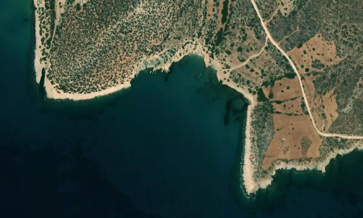 Flyfoto av Roos Cliff