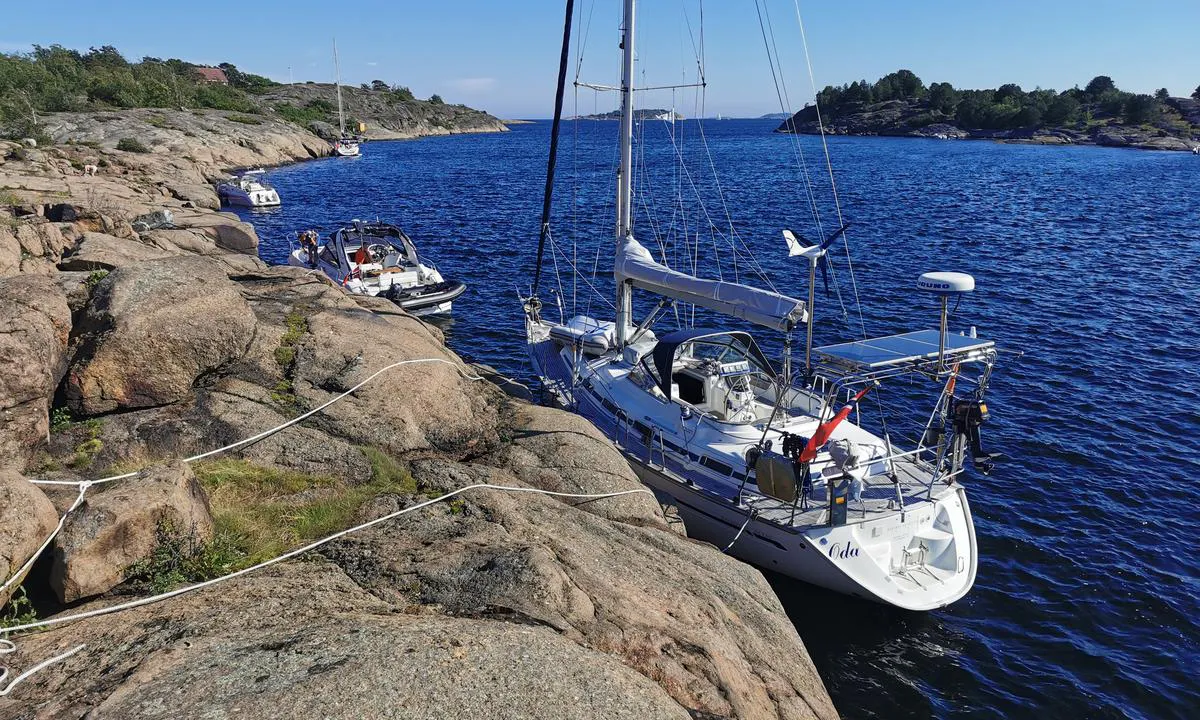 Longside fortøying på Roppestadholmen.