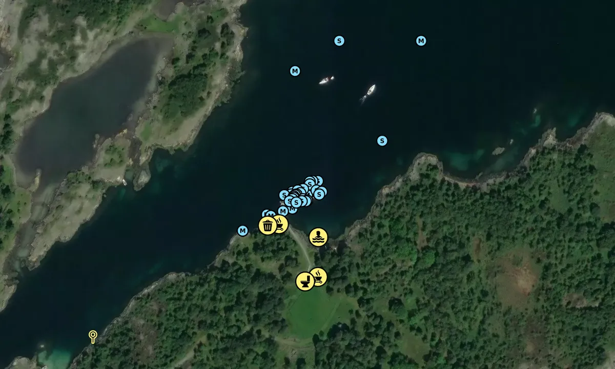 Satelite image of Rossøysundet
