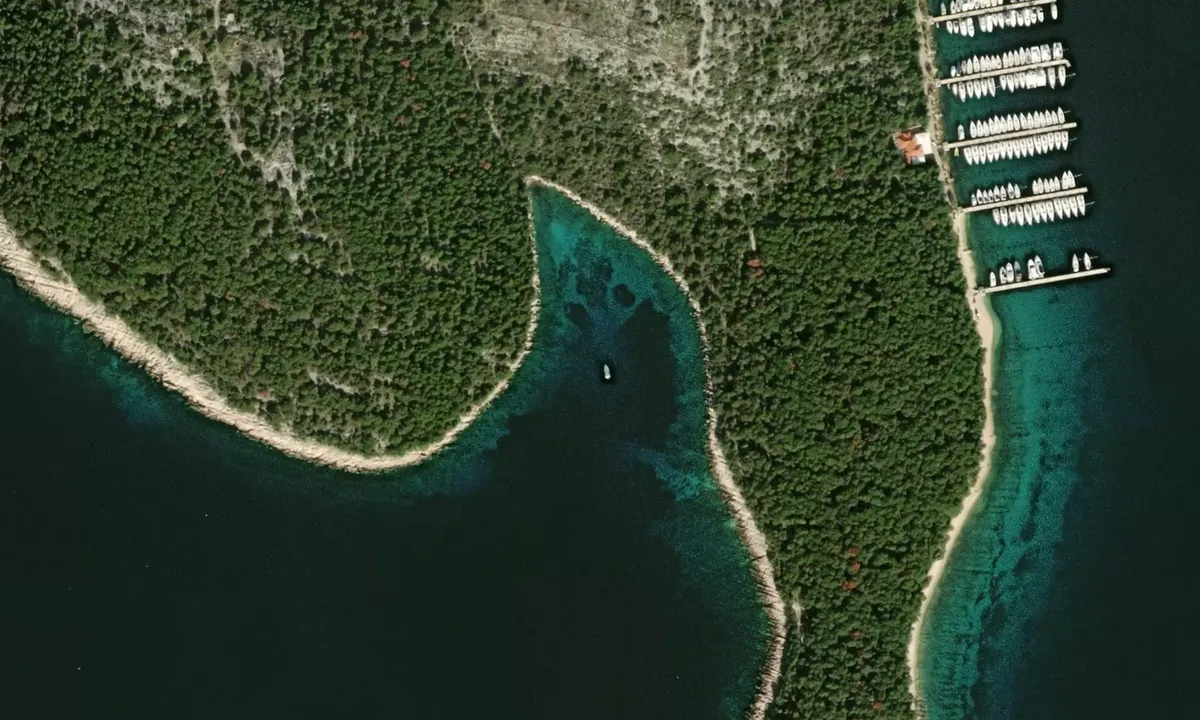 Uvala Kacola: Flyfoto av Rt Gradina