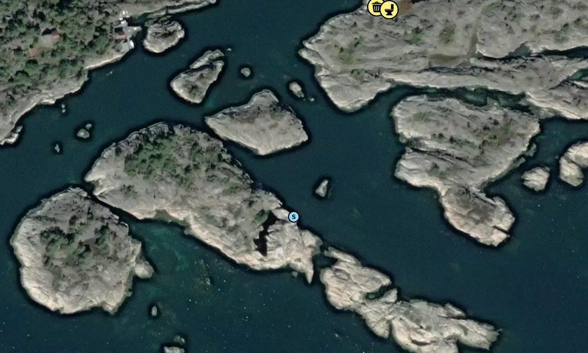 Satelite image of Saltsprøytene (Skratta)