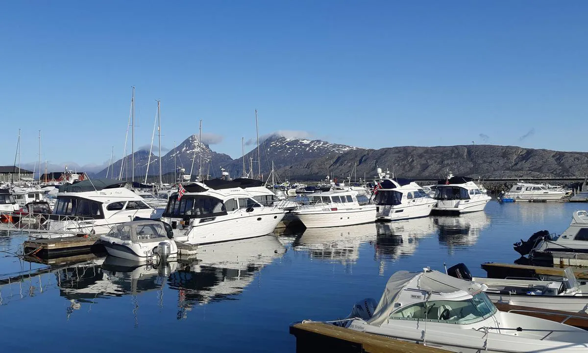 Sandnessjøen Båtforening: Gjestebryggen. (sett fra nord)