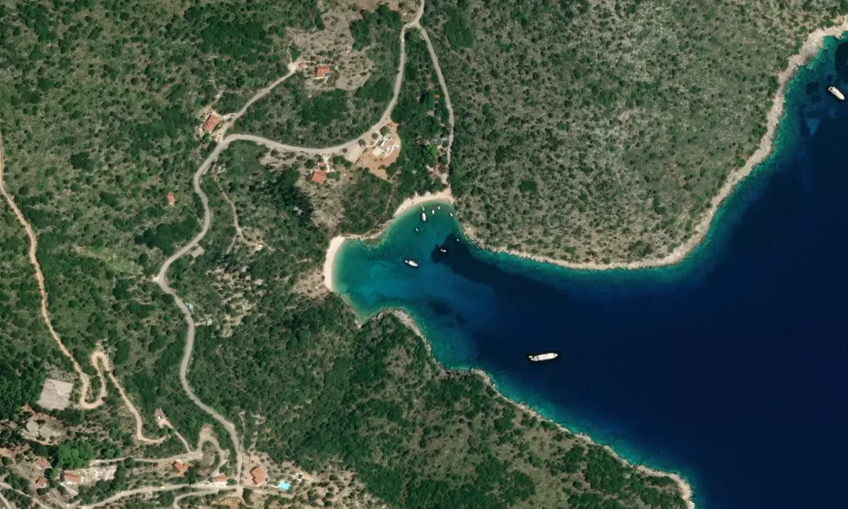 Flyfoto av Sarakiniko Beach