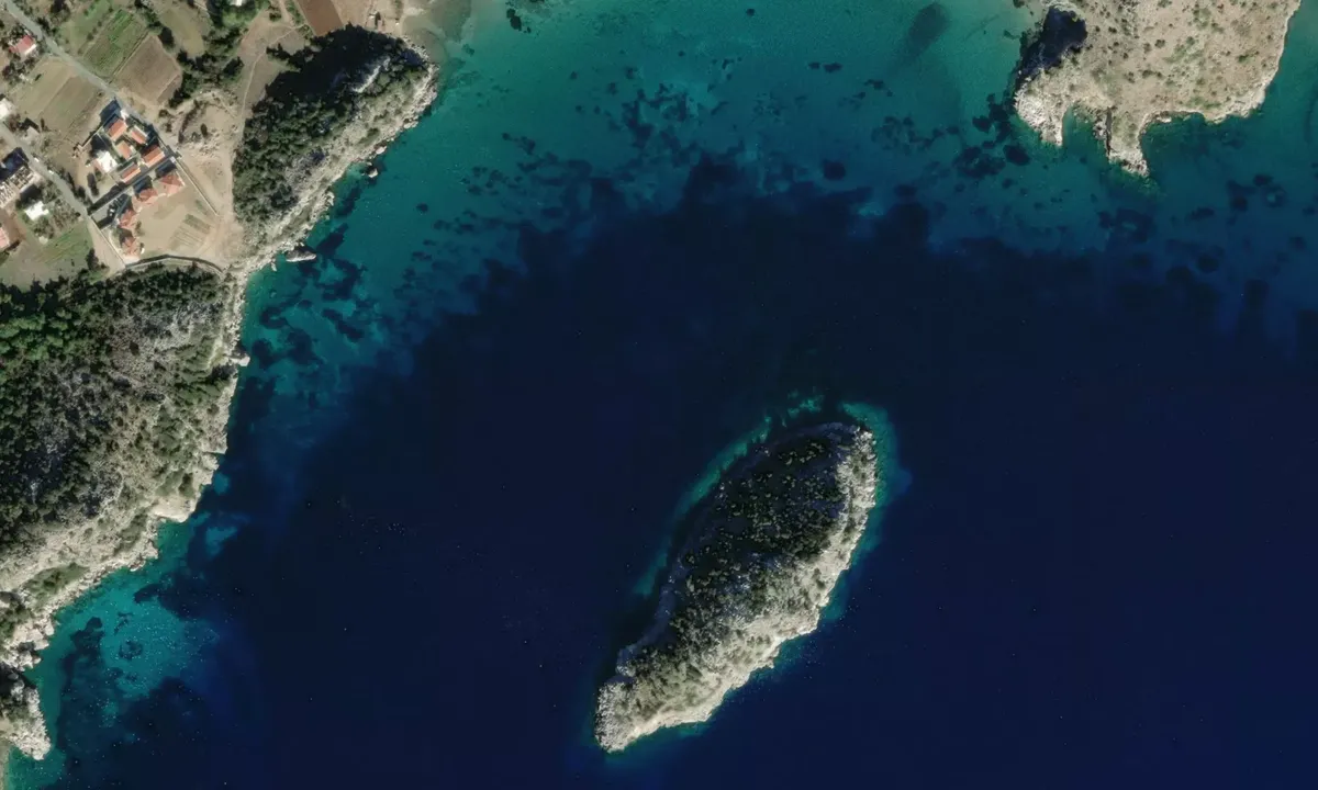 Flyfoto av Sariliman Island