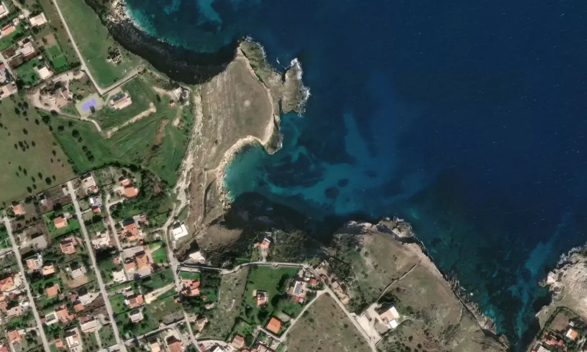 Satelite image of Scoglio Della Balata Liscia