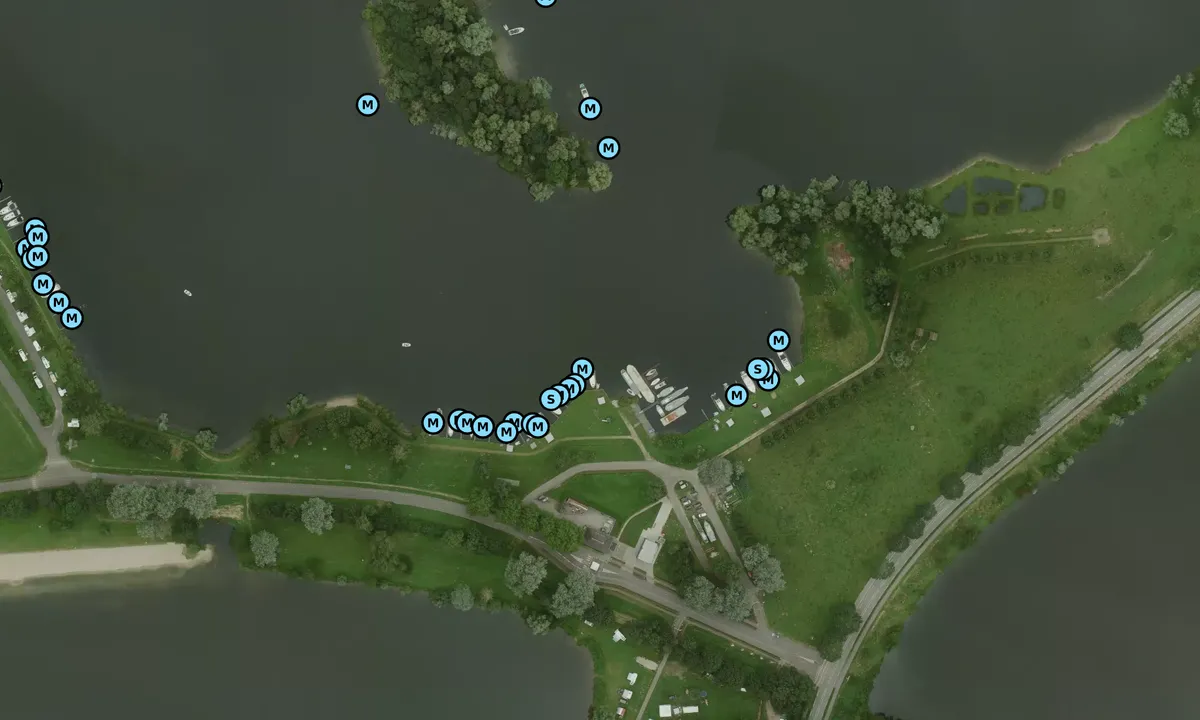 Satelite image of Sehr schöner Rasenplatzes