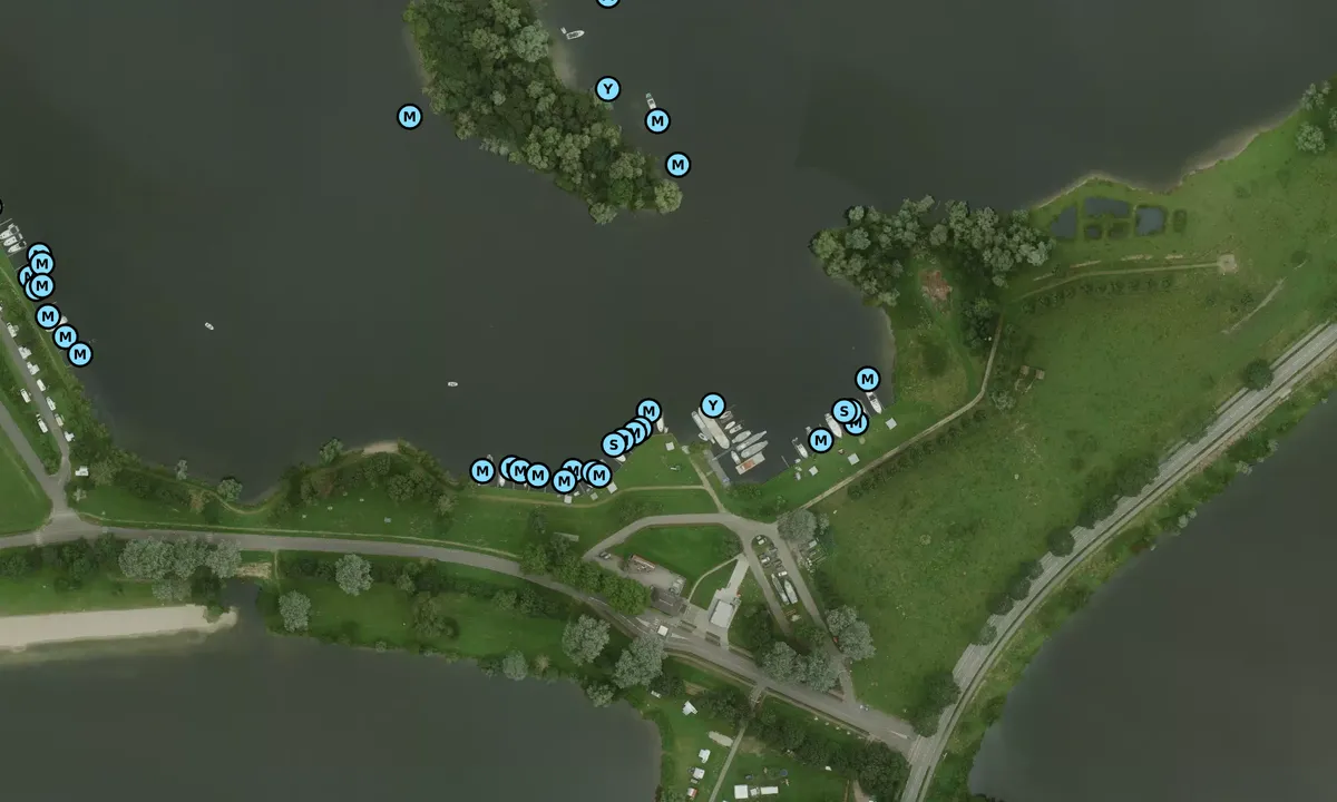 Satelite image of Sehr schöner Rasenplatzes