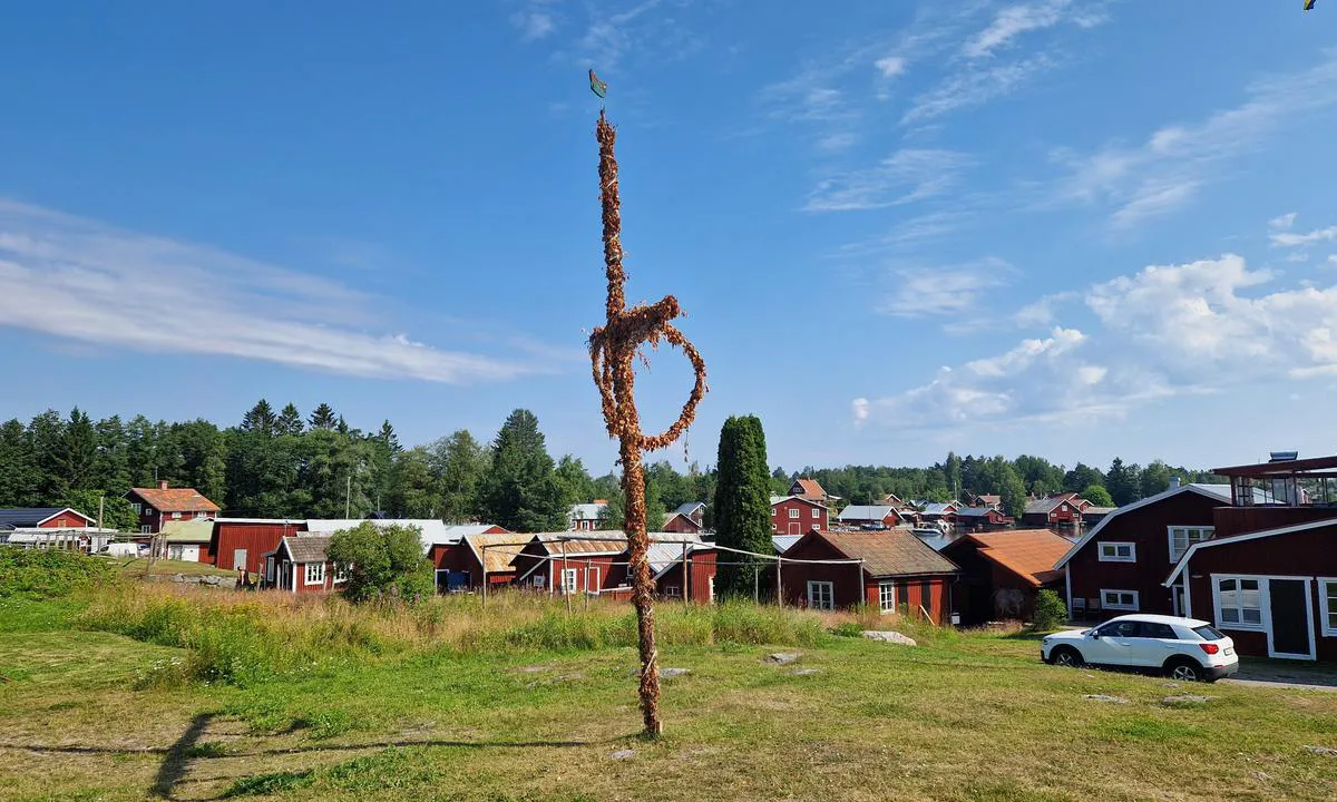 Skärså: {"base": "en", "no": "En hyggelig landsby.", "se": "En trevlig by.", "en": "A nice village.", "da": "En hyggelig landsby.", "fr": "Un beau village.", "de": "Ein sch\u00f6nes Dorf.", "es": "Un bonito pueblo.", "it": "Un bel villaggio.", "pt": "Uma vila agrad\u00e1vel.", "nl": "Een mooi dorp.", "pl": "\u0141adna wioska.", "uk": "\u0427\u0443\u0434\u043e\u0432\u0435 \u0441\u0435\u043b\u0438\u0449\u0435.", "ro": "Un sat frumos.", "tr": "G\u00fczel bir k\u00f6y.", "el": "\u0388\u03bd\u03b1 \u03cc\u03bc\u03bf\u03c1\u03c6\u03bf \u03c7\u03c9\u03c1\u03b9\u03cc.", "cs": "P\u011bkn\u00e1 vesnice.", "hu": "Egy sz\u00e9p falu.", "fi": "Mukava kyl\u00e4.", "bg": "\u0425\u0443\u0431\u0430\u0432\u043e \u0441\u0435\u043b\u043e.", "sr": "Lepo selo.", "et": "Tore k\u00fcla.", "lv": "Jauks ciemats.", "lt": "Malonus kaimelis."}