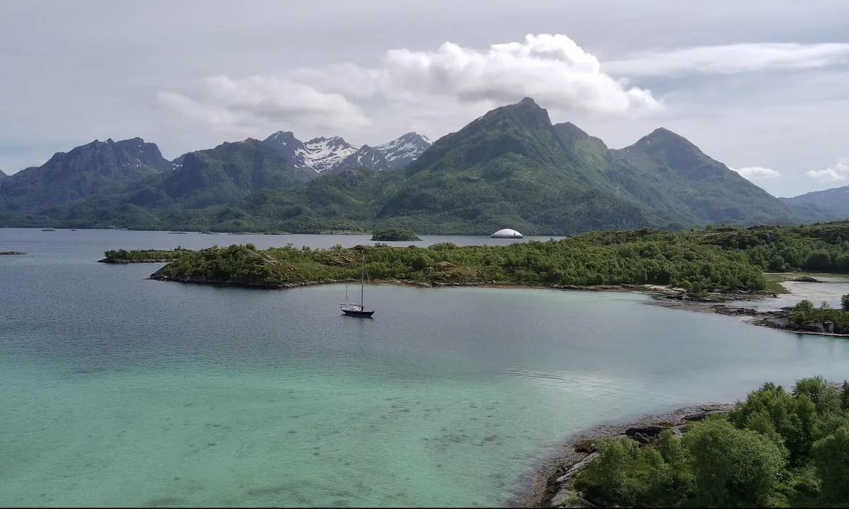 Skipøyosen - Brottøya: {"base": "en", "no": "Skip\u00f8ya sett mot s\u00f8r\u00f8st", "se": "Skip\u00f8ya sett mot sydost", "en": "Skip\u00f8ya looking SE", "da": "Skip\u00f8ya set mod S\u00d8", "fr": "Skip\u00f8ya vue SE", "de": "Skip\u00f8ya Blick nach SO", "es": "La isla de Skip\u00f8ya mirando hacia el sureste", "it": "Skip\u00f8ya vista SE", "pt": "Skip\u00f8ya olhando SE", "nl": "Skip\u00f8ya kijkend ZO", "pl": "Skip\u00f8ya patrz\u0105c na SE", "uk": "Skip\u00f8ya, \u0432\u0438\u0434 \u043d\u0430 \u041f\u0456\u0432\u0434\u0435\u043d\u043d\u0438\u0439-\u0421\u0445\u0456\u0434", "ro": "Skip\u00f8ya privind SE", "tr": "Skip\u00f8ya g\u00fcneydo\u011fuya bak\u0131yor", "el": "\u03a3\u03ba\u03b9\u03c0\u03cc\u03b3\u03b9\u03b1 \u03ba\u03bf\u03b9\u03c4\u03ac\u03b6\u03bf\u03bd\u03c4\u03b1\u03c2 \u039d\u0391", "cs": "Skip\u00f8ya p\u0159i pohledu na JV", "hu": "Skip\u00f8ya d\u00e9lkeleti ir\u00e1nyba n\u00e9zve", "fi": "Skip\u00f8ya katsoen kaakkoon", "bg": "Skip\u00f8ya \u0433\u043b\u0435\u0434\u0430 \u043d\u0430 \u044e\u0433\u043e\u0438\u0437\u0442\u043e\u043a", "sr": "Skip\u00f8ya gledaju\u0107i JI", "et": "Skip\u00f8ya vaade kagusse", "lv": "Skip\u00f8ya skatoties DA", "lt": "Skip\u00f8ya \u017ei\u016brint \u012f pietry\u010dius"}