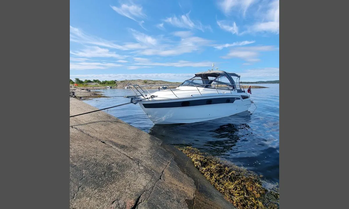 Skjellerøy: {"base": "no", "no": "Ytterst p\u00e5 nordsiden.", "se": "Ytterst p\u00e5 norra sidan.", "en": "At the outermost part on the north side.", "da": "Yderst p\u00e5 nordsiden.", "fr": "\u00c0 l'extr\u00e9mit\u00e9 nord.", "de": "Ganz au\u00dfen an der Nordseite.", "es": "En el extremo norte.", "it": "All'estremit\u00e0 del lato nord.", "pt": "No extremo no lado norte.", "nl": "Het meest aan de noordzijde.", "pl": "Na samym skraju po p\u00f3\u0142nocnej stronie.", "uk": "\u0417\u043e\u0432\u043d\u0456 \u043d\u0430 \u043f\u0456\u0432\u043d\u0456\u0447\u043d\u043e\u043c\u0443 \u0431\u043e\u0446\u0456.", "ro": "La extremitatea p\u0103r\u021bii nordice.", "tr": "Kuzey taraf\u0131n\u0131n en u\u00e7 noktas\u0131nda.", "el": "\u03a3\u03c4\u03b7\u03bd \u03ac\u03ba\u03c1\u03b7 \u03c3\u03c4\u03b7 \u03b2\u03cc\u03c1\u03b5\u03b9\u03b1 \u03c0\u03bb\u03b5\u03c5\u03c1\u03ac.", "cs": "Na sam\u00e9m severn\u00edm okraji.", "hu": "Legt\u00e1volabb \u00e9szakon.", "fi": "Ulommaisena pohjoispuolella.", "bg": "\u041d\u0430 \u0441\u0430\u043c\u0438\u044f \u0441\u0435\u0432\u0435\u0440\u0435\u043d \u043a\u0440\u0430\u0439.", "sr": "Na krajnjem severnom delu.", "et": "V\u00e4ljastpoolt p\u00f5hjak\u00fclge.", "lv": "\u0100rpus\u0113 zieme\u013cu pus\u0113.", "lt": "\u0160iaurin\u0117je pus\u0117je, pa\u010diame gale."}