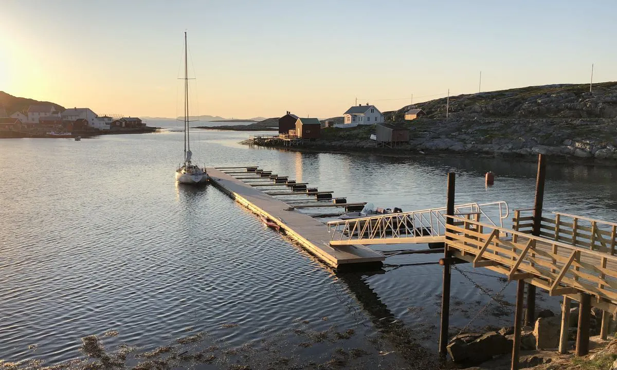 Sør-Gjæslingan - Heimværet: På Heimværet er kvelden og solnedgangen vakrere enn på Nakken, men du ligger også mer utsatt til for nordlige og nordøstlige vinder.