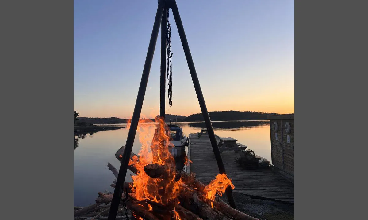 Søre Børøyholmen: {"base": "no", "no": "S\u00f8re B\u00f8r\u00f8yholmane april 2026", "se": "S\u00f8re B\u00f8r\u00f8yholmane april 2026", "en": "S\u00f8re B\u00f8r\u00f8yholmane April 2026", "da": "S\u00f8re B\u00f8r\u00f8yholmene april 2026", "fr": "S\u00f8re B\u00f8r\u00f8yholmane avril 2026", "de": "S\u00f8re B\u00f8r\u00f8yholmane April 2026", "es": "S\u00f8re B\u00f8r\u00f8yholmane abril 2026", "it": "S\u00f8re B\u00f8r\u00f8yholmane aprile 2026", "pt": "S\u00f8re B\u00f8r\u00f8yholmane abril de 2026", "nl": "S\u00f8re B\u00f8r\u00f8yholmane april 2026", "pl": "Po\u0142udniowe B\u00f8r\u00f8yholmane kwiecie\u0144 2026", "uk": "\u0421\u044c\u043e\u0440\u0435 \u0411\u044c\u043e\u0440\u0435\u0439\u0445\u043e\u043b\u043c\u0430\u043d\u0435 \u043a\u0432\u0456\u0442\u0435\u043d\u044c 2026", "ro": "Insulele B\u00f8r\u00f8y de Sud aprilie 2026", "tr": "S\u00f8re B\u00f8r\u00f8yholmane Nisan 2026", "el": "\u039d\u03cc\u03c4\u03b9\u03b1 \u039c\u03c0\u03bf\u03c1\u03ad\u03ca\u03bf\u03bb\u03bc\u03b1\u03bd\u03ad \u0391\u03c0\u03c1\u03af\u03bb\u03b9\u03bf\u03c2 2026", "cs": "Ji\u017en\u00ed B\u00f8r\u00f8yholmane duben 2026", "hu": "D\u00e9lib\u00e1bos B\u00f8r\u00f8yholmane 2026 \u00e1prilis", "fi": "Etel\u00e4inen B\u00f8r\u00f8yholmane huhtikuu 2026", "bg": "\u042e\u0436\u043d\u0438\u0442\u0435 \u043e\u0441\u0442\u0440\u043e\u0432\u0447\u0435\u0442\u0430 \u0411\u0451\u0440\u043e\u0439 \u0430\u043f\u0440\u0438\u043b 2026", "sr": "\u0408\u0443\u0436\u043d\u0438 \u0411\u043e\u0440\u043e\u0458\u0445\u043e\u043b\u043c\u0430\u043d\u0438 \u0430\u043f\u0440\u0438\u043b 2026", "et": "L\u00f5una-B\u00f8r\u00f8yholmane aprill 2026", "lv": "S\u00f8re B\u00f8r\u00f8yholmane 2026. gada apr\u012bl\u012b", "lt": "Pietinis B\u00f8r\u00f8yholmane 2026 m. balandis"}