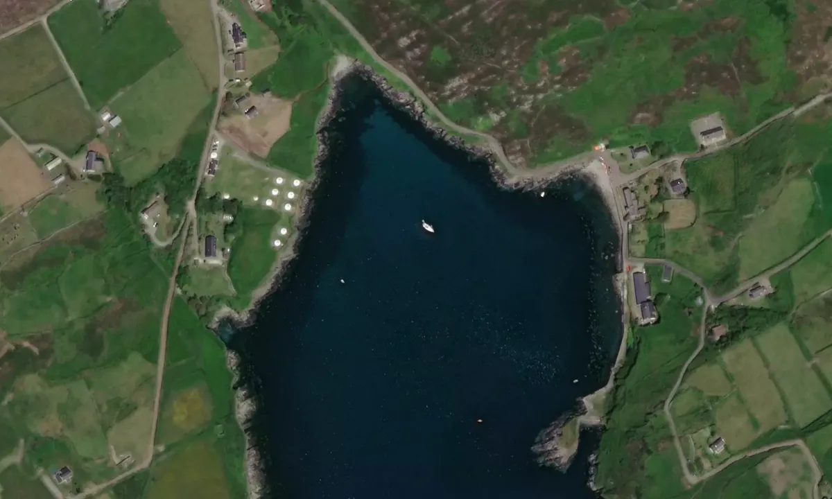 Flyfoto av South Bay Clear Island
