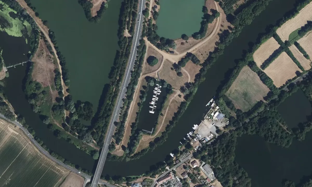 Satelite image of Spay
