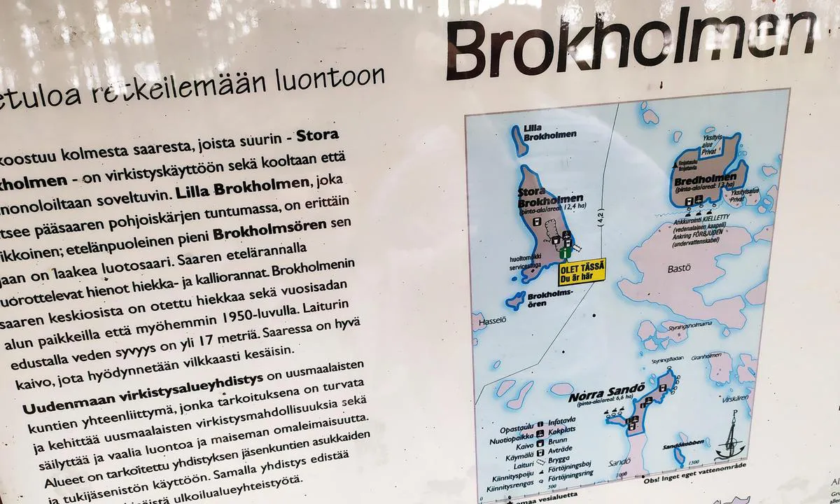 {"base": "en", "no": "Gul markering indikerer posisjonen til Stora Brockholm, det er ogs\u00e5 to andre havner i n\u00e6rheten.", "se": "Gul markering indikerar positionen f\u00f6r Stora Brockholm, det finns ocks\u00e5 tv\u00e5 andra hamnar n\u00e4ra.", "en": "Yellow tag indicates position of Stora Brockholm, there is also two other harbours close by.", "da": "Gul m\u00e6rkat angiver positionen for Stora Brockholm, der er ogs\u00e5 to andre havne i n\u00e6rheden."}