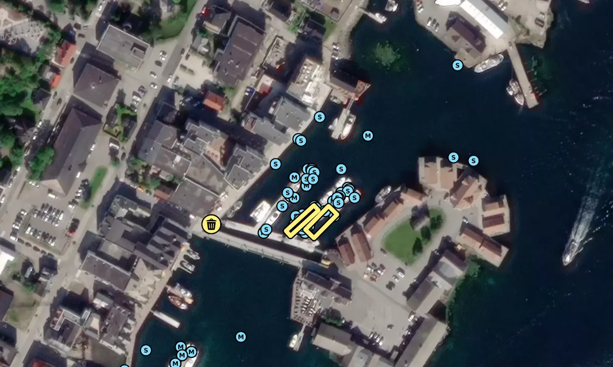 Satelite image of Svolvær - Lamholmen