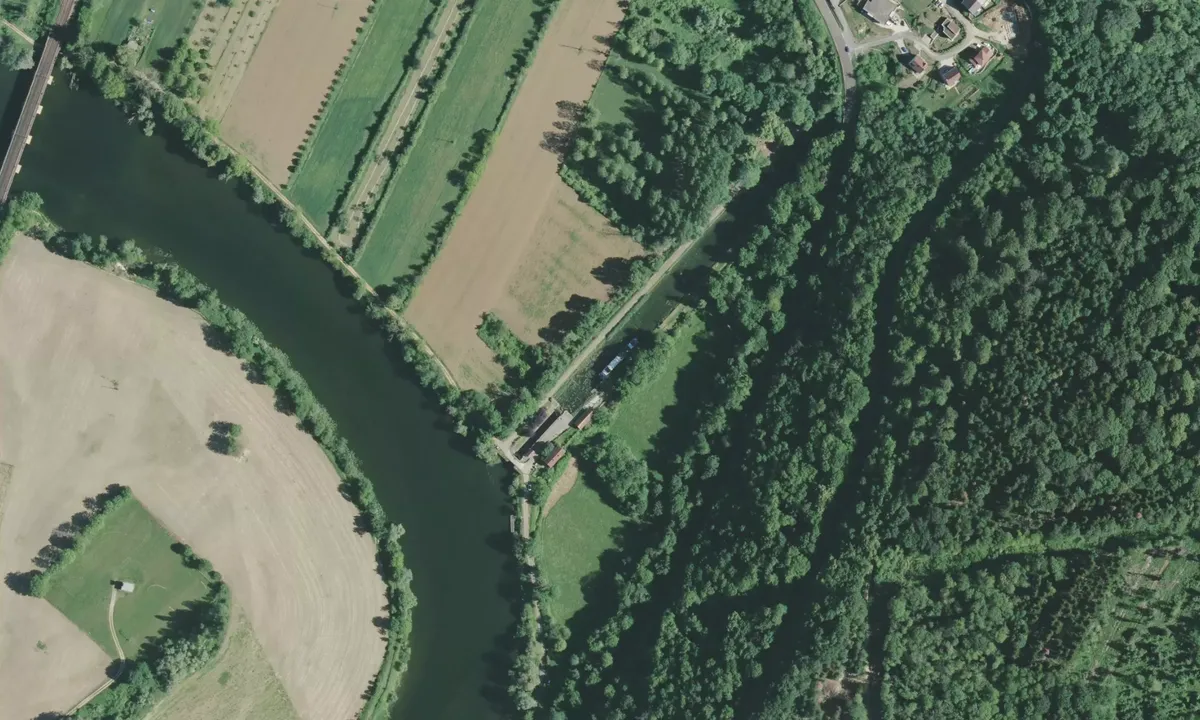 Flyfoto av Thoraise schleuse