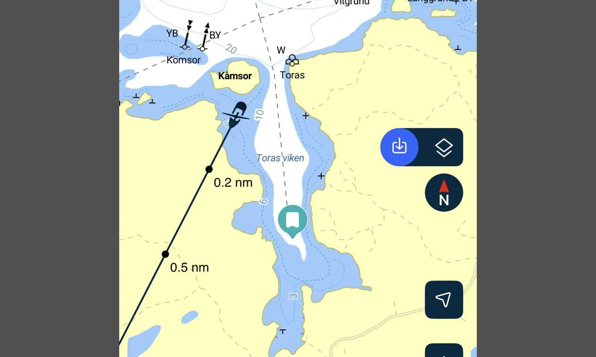 Toras Viken: {"base": "en", "no": "God plassering ved svake til moderate nordlige vinder. Ellers er havnen godt beskyttet mot \u00f8st, s\u00f8r og vest vinder. <br/> Ferjene som g\u00e5r mellom \u00c5land og Turku kan skape litt b\u00f8lger n\u00e5r de passerer.", "se": "God placering vid svaga till m\u00e5ttliga nordvindar. I \u00f6vrigt \u00e4r hamnen v\u00e4l skyddad fr\u00e5n \u00f6st-, syd- och v\u00e4stvindar.<br>F\u00e4rjorna som g\u00e5r mellan \u00c5land och \u00c5bo kan skapa viss svall n\u00e4r de passerar.", "en": "God placement in case of weak to moderate north winds. Otherwise, the harbour is well- protected from east, south and west winds. \r\nThe ferries that run between \u00c5land and Turku can produce some swell when they pass by.", "da": "God placering ved svag til moderat nordlig vind. Havnen er ellers godt beskyttet mod \u00f8st-, syd- og vestenvind. F\u00e6rgerne, der sejler mellem \u00c5land og Turku, kan skabe noget b\u00f8lgeskvulp, n\u00e5r de passerer forbi.", "fr": "Bon emplacement en cas de vents faibles \u00e0 mod\u00e9r\u00e9s du nord. Sinon, le port est bien prot\u00e9g\u00e9 des vents d'est, du sud et de l'ouest. Les ferries qui circulent entre \u00c5land et Turku peuvent produire un certain remous lorsqu'ils passent.", "de": "Gute Lage bei schwachen bis m\u00e4\u00dfigen n\u00f6rdlichen Winden. Andernfalls ist der Hafen gut gegen \u00f6stliche, s\u00fcdliche und westliche Winde gesch\u00fctzt.<br>Die F\u00e4hren, die zwischen \u00c5land und Turku verkehren, k\u00f6nnen beim Vorbeifahren etwas Wellengang erzeugen.", "es": "Buena ubicaci\u00f3n en caso de vientos del norte d\u00e9biles a moderados. De lo contrario, el puerto est\u00e1 bien protegido de los vientos del este, sur y oeste. Los ferries que operan entre \u00c5land y Turku pueden producir un poco de oleaje cuando pasan.", "it": "Buona posizione in caso di venti da nord deboli o moderati. Altrimenti, il porto \u00e8 ben protetto dai venti da est, sud e ovest.<br> I traghetti che operano tra \u00c5land e Turku possono produrre qualche onda di risacca quando passano.", "pt": "Boa localiza\u00e7\u00e3o em caso de ventos fracos a moderados do norte. Caso contr\u00e1rio, o porto est\u00e1 bem protegido dos ventos do leste, sul e oeste.<br><br>As balsas que operam entre \u00c5land e Turku podem provocar um pouco de marola quando passam.", "nl": "Goede plaatsing bij zwakke tot matige noordenwinden. Anders is de haven goed beschermd tegen oosten-, zuiden- en westenwinden.<br>De veerboten die tussen \u00c5land en Turku varen, kunnen wat deining veroorzaken wanneer ze voorbijvaren.", "pl": "Dobre umiejscowienie w przypadku s\u0142abych do umiarkowanych wiatr\u00f3w z p\u00f3\u0142nocy. W przeciwnym razie port jest dobrze chroniony przed wiatrami ze wschodu, po\u0142udnia i zachodu. Promy kursuj\u0105ce mi\u0119dzy \u00c5land a Turku mog\u0105 powodowa\u0107 pewne fale, gdy przep\u0142ywaj\u0105 obok.", "uk": "\u0413\u0430\u0440\u043d\u0435 \u043c\u0456\u0441\u0446\u0435 \u0440\u043e\u0437\u0442\u0430\u0448\u0443\u0432\u0430\u043d\u043d\u044f \u0443 \u0432\u0438\u043f\u0430\u0434\u043a\u0443 \u0441\u043b\u0430\u0431\u043a\u0438\u0445 \u0434\u043e \u043f\u043e\u043c\u0456\u0440\u043d\u0438\u0445 \u043f\u0456\u0432\u043d\u0456\u0447\u043d\u0438\u0445 \u0432\u0456\u0442\u0440\u0456\u0432. \u0412 \u0456\u043d\u0448\u043e\u043c\u0443 \u0432\u0438\u043f\u0430\u0434\u043a\u0443, \u0433\u0430\u0432\u0430\u043d\u044c \u0434\u043e\u0431\u0440\u0435 \u0437\u0430\u0445\u0438\u0449\u0435\u043d\u0430 \u0432\u0456\u0434 \u0441\u0445\u0456\u0434\u043d\u0438\u0445, \u043f\u0456\u0432\u0434\u0435\u043d\u043d\u0438\u0445 \u0456 \u0437\u0430\u0445\u0456\u0434\u043d\u0438\u0445 \u0432\u0456\u0442\u0440\u0456\u0432.<br>\u041f\u043e\u0440\u043e\u043c\u0438, \u0449\u043e \u043a\u0443\u0440\u0441\u0443\u044e\u0442\u044c \u043c\u0456\u0436 \u0410\u043b\u0430\u043d\u0434\u043e\u043c \u0456 \u0422\u0443\u0440\u043a\u0443, \u043c\u043e\u0436\u0443\u0442\u044c \u0441\u0442\u0432\u043e\u0440\u044e\u0432\u0430\u0442\u0438 \u0434\u0435\u044f\u043a\u0456 \u0445\u0432\u0438\u043b\u0456 \u043f\u0440\u0438 \u043f\u0440\u043e\u0445\u043e\u0434\u0436\u0435\u043d\u043d\u0456.", "ro": "Bun\u0103 amplasare \u00een caz de v\u00e2nturi slabe p\u00e2n\u0103 la moderate din nord. \u00cen caz contrar, portul este bine protejat de v\u00e2nturile din est, sud \u0219i vest. Feriboturile care circul\u0103 \u00eentre \u00c5land \u0219i Turku pot produce pu\u021bine valuri atunci c\u00e2nd trec.", "tr": "Zay\u0131f ila orta kuzey r\u00fczgarlar\u0131 durumunda uygun yerle\u015fim. Aksi takdirde, liman do\u011fu, g\u00fcney ve bat\u0131 r\u00fczgarlar\u0131na kar\u015f\u0131 iyi korunmu\u015ftur.<br>\u00c5land ve Turku aras\u0131nda \u00e7al\u0131\u015fan feribotlar ge\u00e7erken biraz dalgalanma yaratabilir.", "el": "\u039a\u03b1\u03bb\u03ae \u03c4\u03bf\u03c0\u03bf\u03b8\u03ad\u03c4\u03b7\u03c3\u03b7 \u03c3\u03b5 \u03c0\u03b5\u03c1\u03af\u03c0\u03c4\u03c9\u03c3\u03b7 \u03b1\u03c3\u03b8\u03b5\u03bd\u03ce\u03bd \u03ad\u03c9\u03c2 \u03bc\u03ad\u03c4\u03c1\u03b9\u03c9\u03bd \u03b2\u03cc\u03c1\u03b5\u03b9\u03c9\u03bd \u03b1\u03bd\u03ad\u03bc\u03c9\u03bd. \u0394\u03b9\u03b1\u03c6\u03bf\u03c1\u03b5\u03c4\u03b9\u03ba\u03ac, \u03c4\u03bf \u03bb\u03b9\u03bc\u03ac\u03bd\u03b9 \u03b5\u03af\u03bd\u03b1\u03b9 \u03ba\u03b1\u03bb\u03ac \u03c0\u03c1\u03bf\u03c3\u03c4\u03b1\u03c4\u03b5\u03c5\u03bc\u03ad\u03bd\u03bf \u03b1\u03c0\u03cc \u03b1\u03bd\u03b1\u03c4\u03bf\u03bb\u03b9\u03ba\u03bf\u03cd\u03c2, \u03bd\u03cc\u03c4\u03b9\u03bf\u03c5\u03c2 \u03ba\u03b1\u03b9 \u03b4\u03c5\u03c4\u03b9\u03ba\u03bf\u03cd\u03c2 \u03b1\u03bd\u03ad\u03bc\u03bf\u03c5\u03c2. \u03a4\u03b1 \u03c6\u03b5\u03c1\u03b9\u03bc\u03c0\u03cc\u03c4 \u03c0\u03bf\u03c5 \u03b5\u03ba\u03c4\u03b5\u03bb\u03bf\u03cd\u03bd \u03b4\u03c1\u03bf\u03bc\u03bf\u03bb\u03cc\u03b3\u03b9\u03b1 \u03bc\u03b5\u03c4\u03b1\u03be\u03cd \u00c5land \u03ba\u03b1\u03b9 Turku \u03bc\u03c0\u03bf\u03c1\u03bf\u03cd\u03bd \u03bd\u03b1 \u03c0\u03c1\u03bf\u03ba\u03b1\u03bb\u03ad\u03c3\u03bf\u03c5\u03bd \u03ba\u03ac\u03c0\u03bf\u03b9\u03bf \u03ba\u03c5\u03bc\u03b1\u03c4\u03b9\u03c3\u03bc\u03cc \u03ba\u03b1\u03b8\u03ce\u03c2 \u03c0\u03b5\u03c1\u03bd\u03bf\u03cd\u03bd.", "cs": "Dobr\u00e9 um\u00edst\u011bn\u00ed v p\u0159\u00edpad\u011b slab\u00fdch a\u017e m\u00edrn\u00fdch severn\u00edch v\u011btr\u016f. Jinak je p\u0159\u00edstav dob\u0159e chr\u00e1n\u011bn p\u0159ed v\u00fdchodn\u00edmi, ji\u017en\u00edmi a z\u00e1padn\u00edmi v\u011btry.<br>Trajekty, kter\u00e9 jezd\u00ed mezi \u00c5landem a Turku, mohou p\u0159i pr\u016fjezdu vyvolat ur\u010dit\u00e9 rozvln\u011bn\u00ed.", "hu": "J\u00f3 elhelyez\u00e9s gyenge vagy m\u00e9rs\u00e9kelt \u00e9szaki sz\u00e9l eset\u00e9n. Egy\u00e9bk\u00e9nt a kik\u00f6t\u0151t j\u00f3l v\u00e9di a keleti, a d\u00e9li \u00e9s a nyugati sz\u00e9l. Az \u00c5land \u00e9s Turku k\u00f6z\u00f6tt k\u00f6zleked\u0151 kompok n\u00e9mi hull\u00e1mz\u00e1st okozhatnak, amikor elhaladnak.", "fi": "Hyv\u00e4 sijainti heikkojen tai kohtalaisten pohjoistuulien varalta. Muutoin satama on hyvin suojattu it\u00e4-, etel\u00e4- ja l\u00e4nsituulilta. Ahvenanmaan ja Turun v\u00e4lill\u00e4 kulkevat lautat voivat aiheuttaa v\u00e4h\u00e4n aallokkoa ohittaessaan.", "bg": "\u0414\u043e\u0431\u044a\u0440 \u043f\u0440\u0438\u0441\u0442\u0430\u043d \u0432 \u0441\u043b\u0443\u0447\u0430\u0439 \u043d\u0430 \u0441\u043b\u0430\u0431\u0438 \u0434\u043e \u0443\u043c\u0435\u0440\u0435\u043d\u0438 \u0441\u0435\u0432\u0435\u0440\u043d\u0438 \u0432\u0435\u0442\u0440\u043e\u0432\u0435. \u041f\u0440\u0438 \u0434\u0440\u0443\u0433\u0438\u0442\u0435 \u0441\u043b\u0443\u0447\u0430\u0438, \u043f\u0440\u0438\u0441\u0442\u0430\u043d\u0438\u0449\u0435\u0442\u043e \u0435 \u0434\u043e\u0431\u0440\u0435 \u0437\u0430\u0449\u0438\u0442\u0435\u043d\u043e \u043e\u0442 \u0438\u0437\u0442\u043e\u0447\u043d\u0438, \u044e\u0436\u043d\u0438 \u0438 \u0437\u0430\u043f\u0430\u0434\u043d\u0438 \u0432\u0435\u0442\u0440\u043e\u0432\u0435.<br>\u0424\u0435\u0440\u0438\u0431\u043e\u0442\u0438\u0442\u0435, \u043a\u043e\u0438\u0442\u043e \u043f\u044a\u0442\u0443\u0432\u0430\u0442 \u043c\u0435\u0436\u0434\u0443 \u0410\u043b\u0430\u043d\u0434 \u0438 \u0422\u0443\u0440\u043a\u0443, \u043c\u043e\u0433\u0430\u0442 \u0434\u0430 \u0441\u044a\u0437\u0434\u0430\u0434\u0430\u0442 \u0432\u044a\u043b\u043d\u0438, \u043a\u043e\u0433\u0430\u0442\u043e \u043f\u0440\u0435\u043c\u0438\u043d\u0430\u0432\u0430\u0442.", "sr": "Dobar polo\u017eaj u slu\u010daju slabih do umerenih severnih vetrova. Ina\u010de, luka je dobro za\u0161ti\u0107ena od isto\u010dnih, ju\u017enih i zapadnih vetrova. Trajekti koji saobra\u0107aju izme\u0111u \u00c5landa i Turku mogu proizvesti talase kada prolaze.", "et": "Hea asukoht n\u00f5rkade kuni m\u00f5\u00f5dukate p\u00f5hjatuulte korral. Vastasel juhul on sadam h\u00e4sti kaitstud ida-, l\u00f5una- ja l\u00e4\u00e4netuulte eest. \u00c5landi ja Turu vahel s\u00f5itvad parvlaevad v\u00f5ivad m\u00f6\u00f6dudes tekitada m\u00f5ningast lainetust.", "lv": "Diezgan laba dro\u0161\u012bba pret zieme\u013cu v\u0113jiem, ja tie ir v\u0101ji vai m\u0113rens. Citos gad\u012bjumos osta ir labi aizsarg\u0101ta no austrumu, dienvidu un rietumu v\u0113jiem.<br>Pr\u0101mji, kas kurs\u0113 starp \u00c5landu un Turku, var rad\u012bt vi\u013c\u0146o\u0161anu, kad tie paiet gar\u0101m.", "lt": "Gera vieta esant silpniems iki vidutiniams \u0161iaur\u0117s v\u0117jams. Kitais atvejais, uostas yra gerai apsaugotas nuo ryt\u0173, piet\u0173 ir vakar\u0173 v\u0117j\u0173.\nKeltai, kursuojantys tarp \u00c5land ir Turku, gali sukelti bangavim\u0105 jiems praplaukiant."}